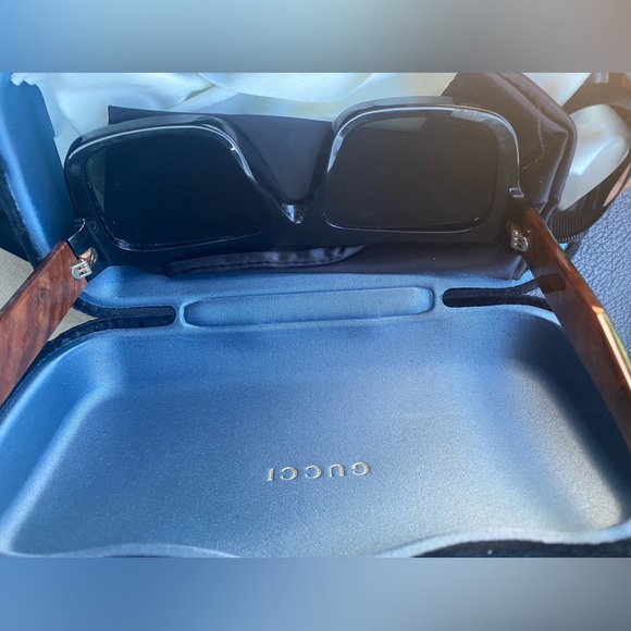 Gucci sunglasses - Picture 2 of 2